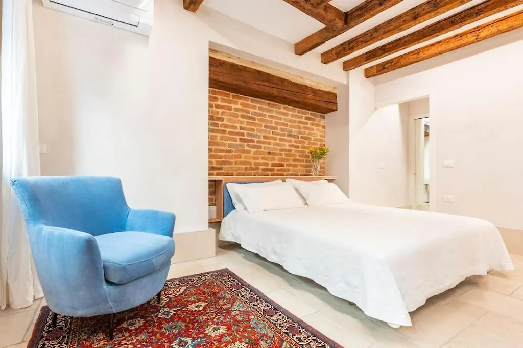 Dream'S Door With Canal View In Venice Apartment