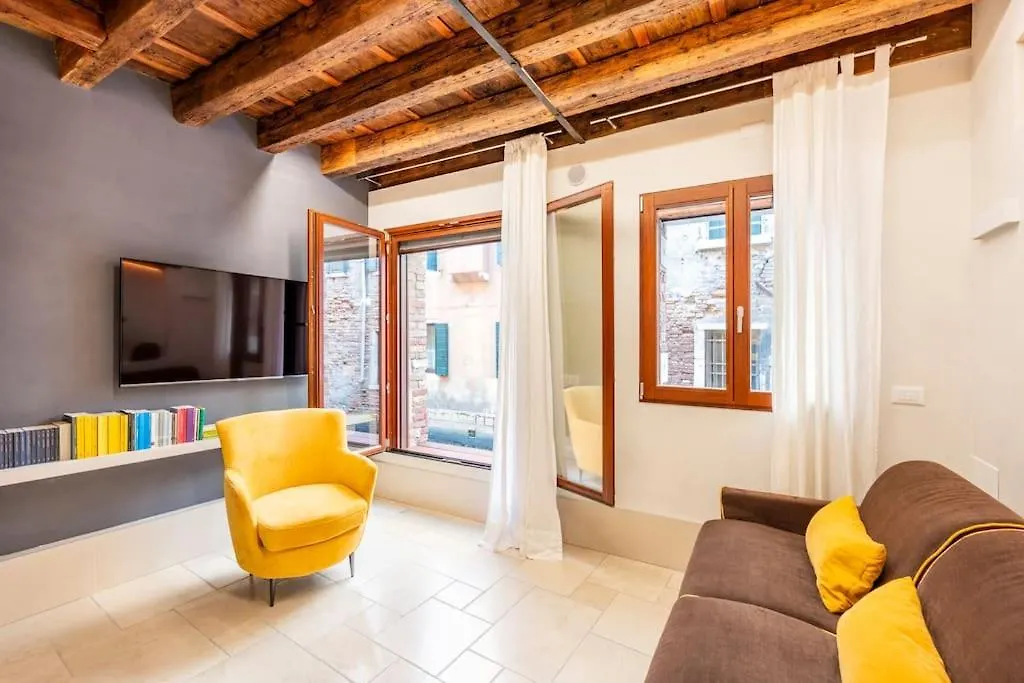 Apartment Dream'S Door With Canal View In Venice