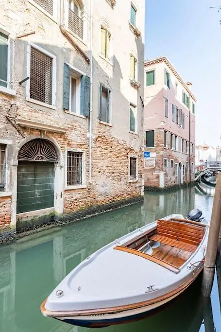 Apartment Dream'S Door With Canal View In Venice Italy