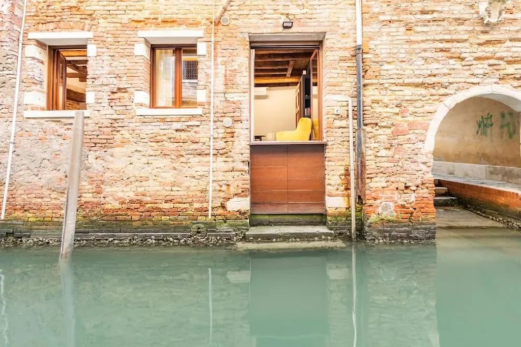 Dream'S Door With Canal View In Venice Apartment